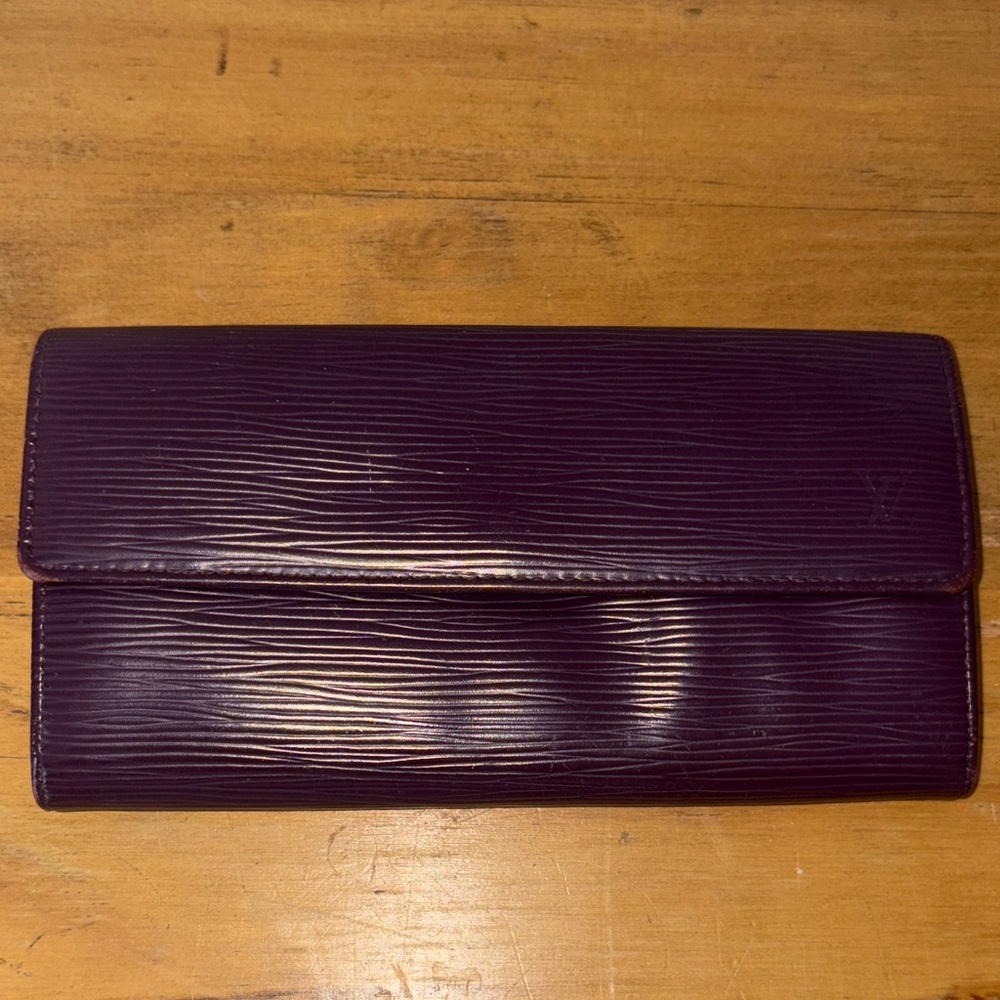 Elegant Louis Vuitton Plum Wallet